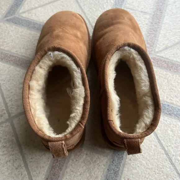UGG Tan Winter Boots - Picture 3 of 6